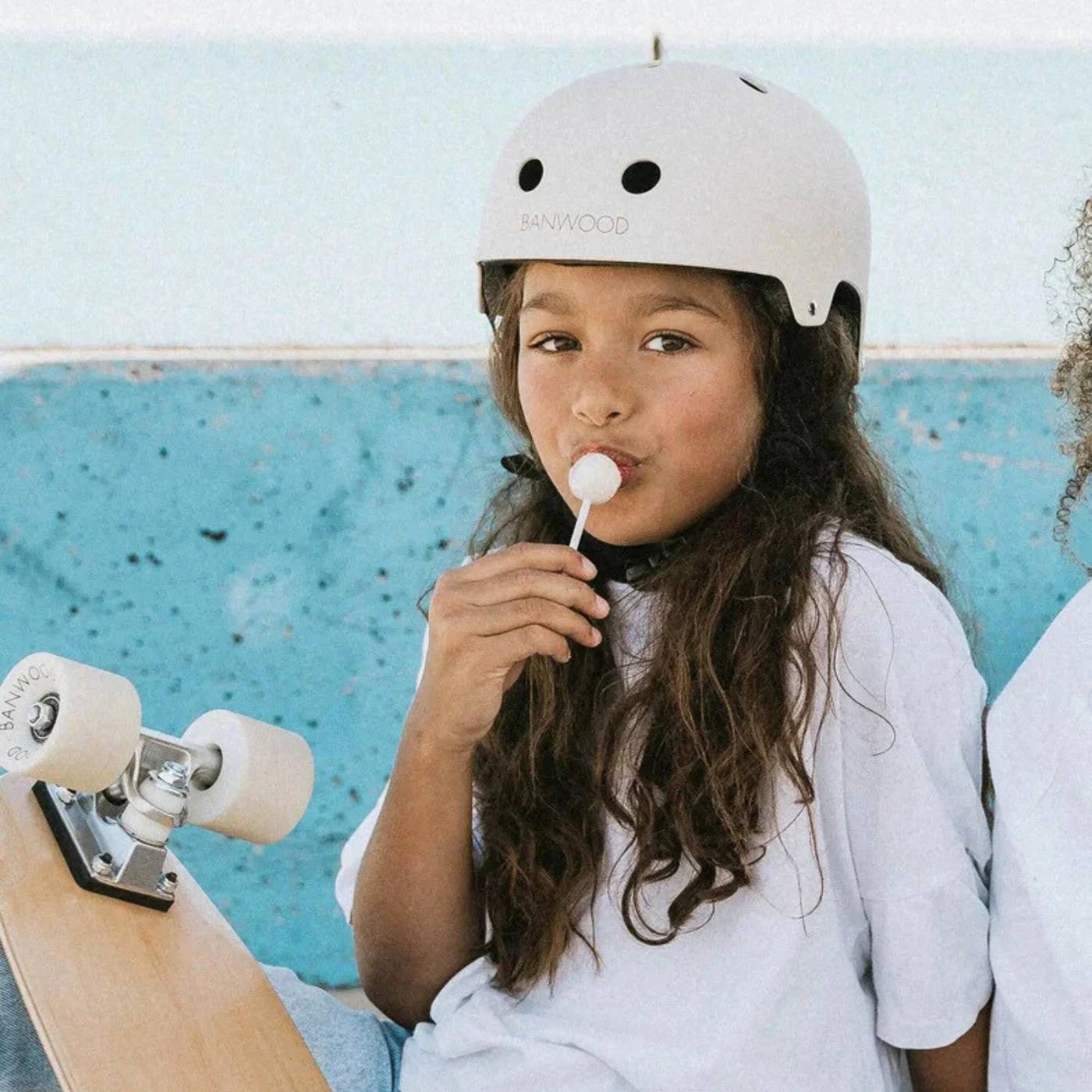 Casco infantil blanco mate